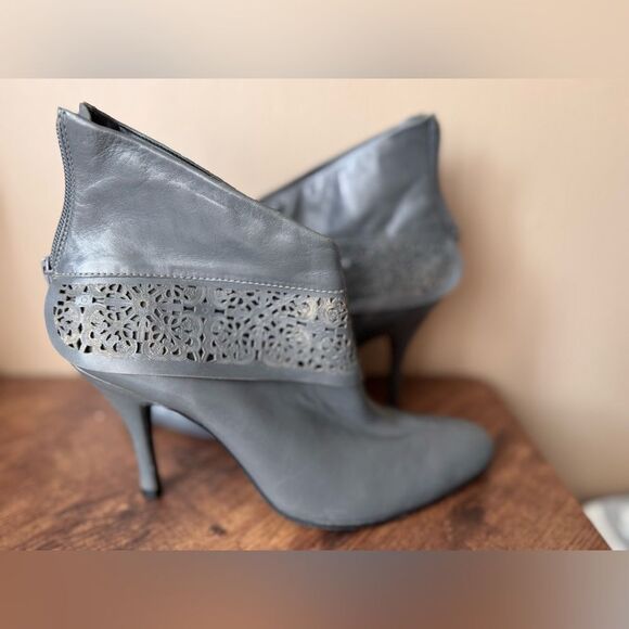 J Vincent Booties Chantile‎ Gray Leather size 8.5 - Picture 8 of 11